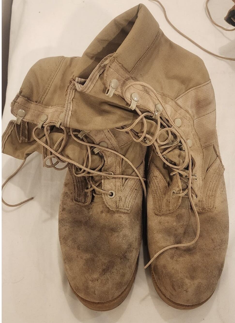 Wellco Combat Boots – Size 9.5 – Vibram Sole – Tan – US Military